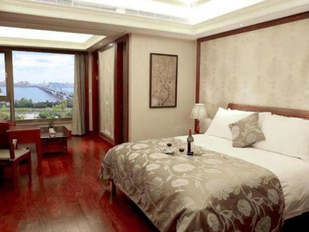 Bed in Hangzhou Lingtao Pavilion Hotel