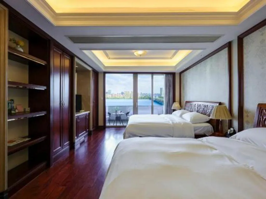 Bed in Hangzhou Lingtao Pavilion Hotel