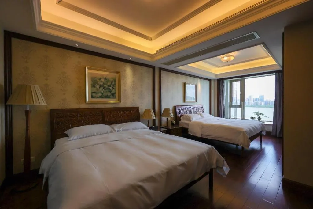 Bed in Hangzhou Lingtao Pavilion Hotel