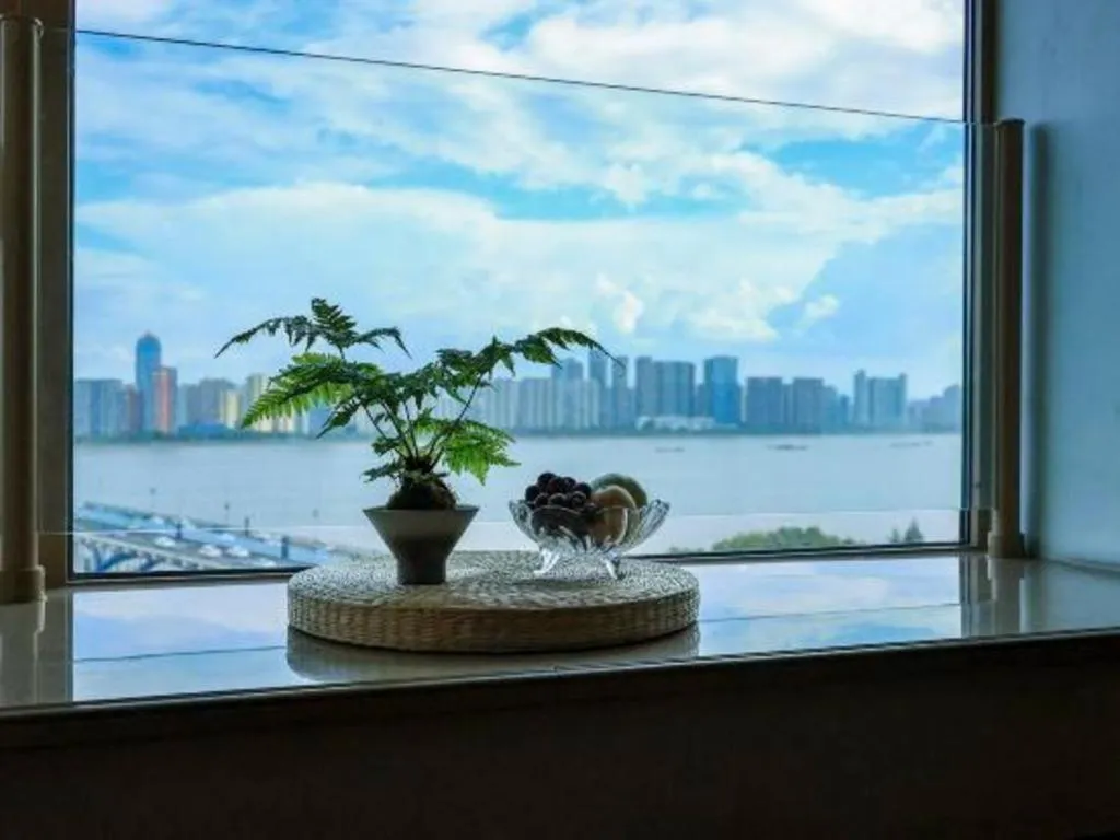 Hangzhou Lingtao Pavilion Hotel