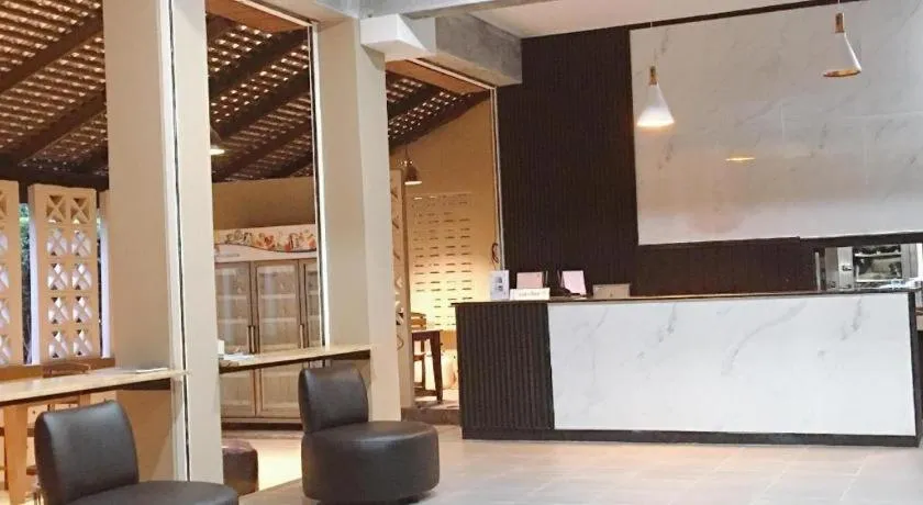 B Square Hotel at Khanom