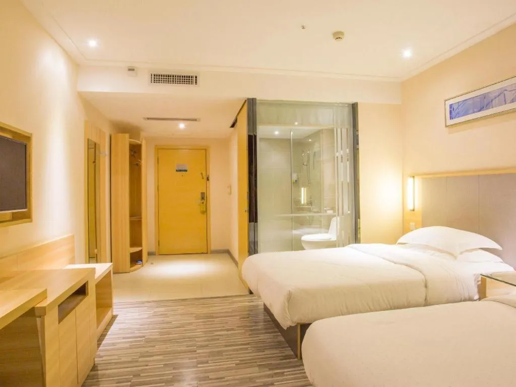 Bed in City Comfort Inn Dongxing National Trade Port