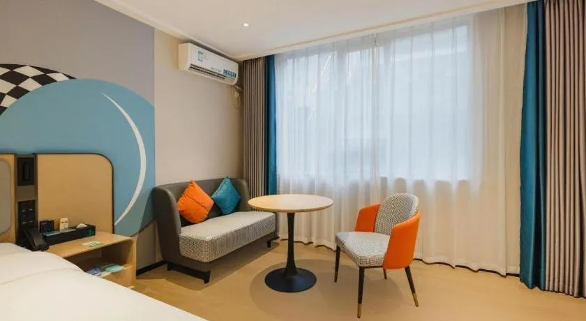 Bed in City Comfort Inn Dongxing National Trade Port