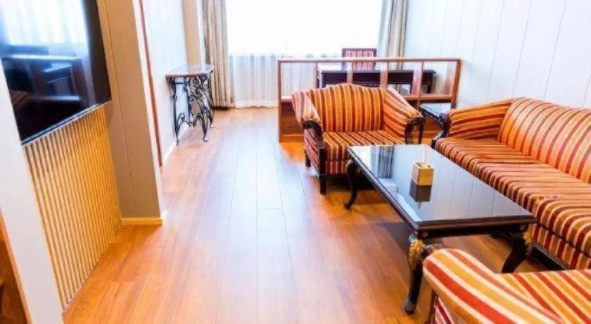 James Joyce Coffetel Qinhuangdao Taiyangcheng Wenhua Road