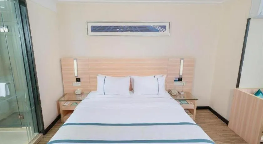 Bed in City Comfort Inn Yulin Wenhua Square Wanda Plaza