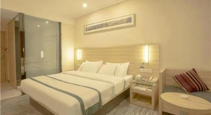 Bed in City Comfort Inn Yulin Wenhua Square Wanda Plaza
