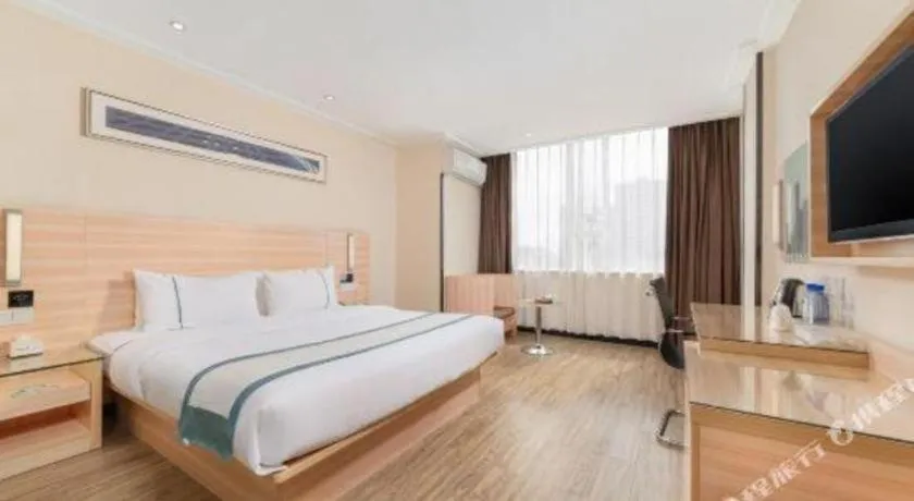 Bed in City Comfort Inn Yulin Wenhua Square Wanda Plaza