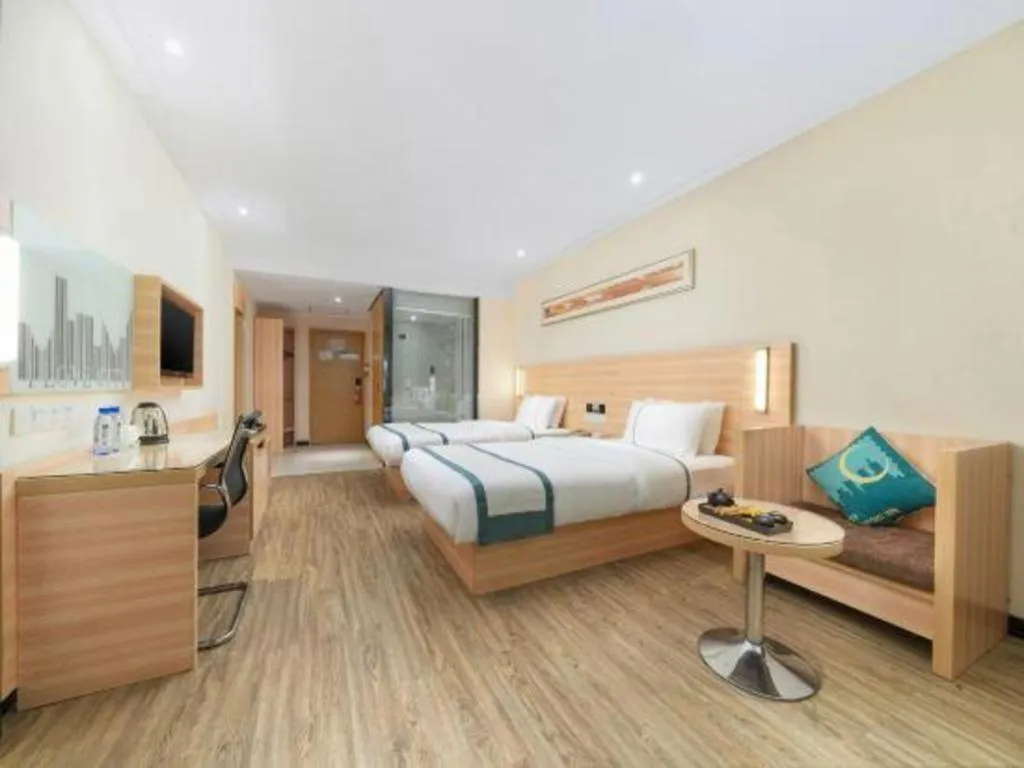 Bed in City Comfort Inn Yulin Wenhua Square Wanda Plaza