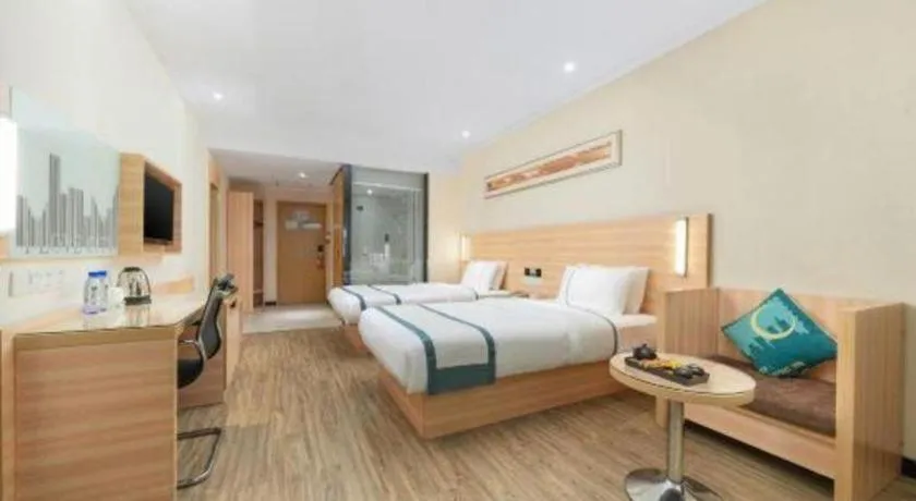 Bed in City Comfort Inn Yulin Wenhua Square Wanda Plaza