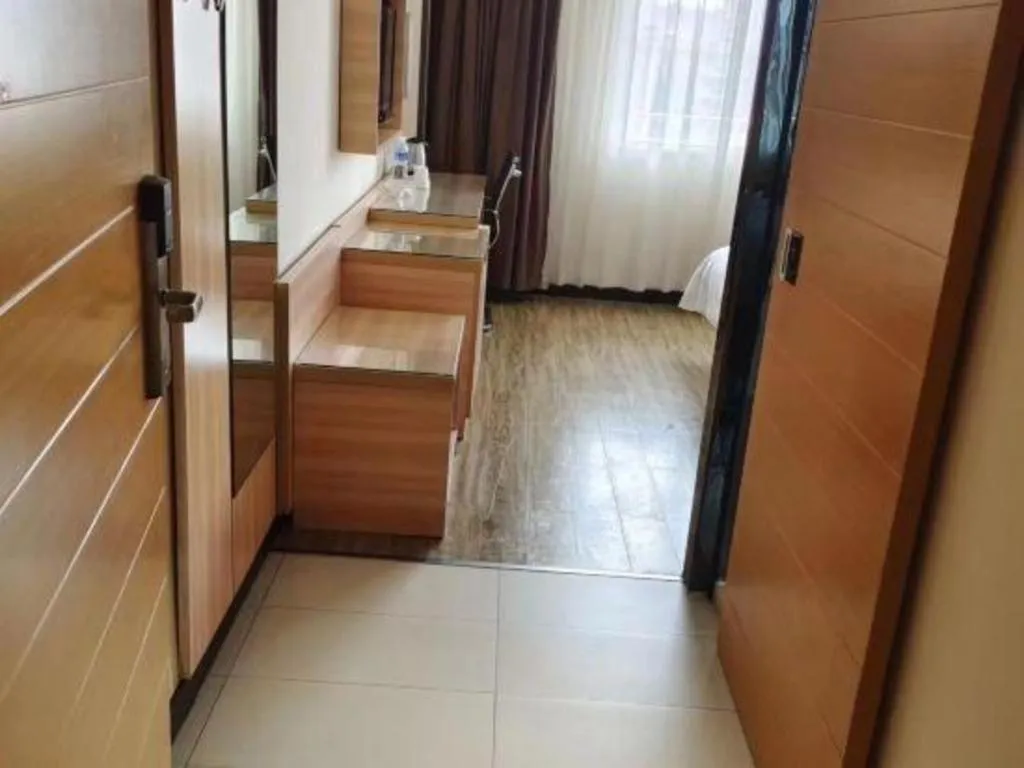 Bed in City Comfort Inn Yulin Wenhua Square Wanda Plaza