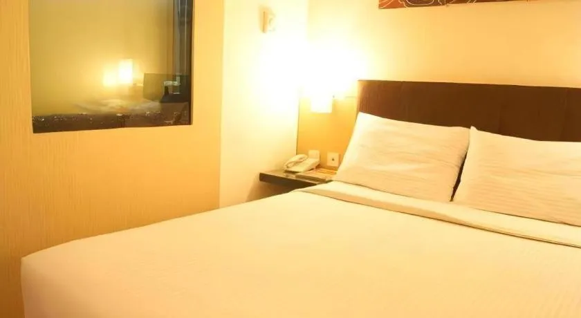 Bed in ZUZU Simpang Lima