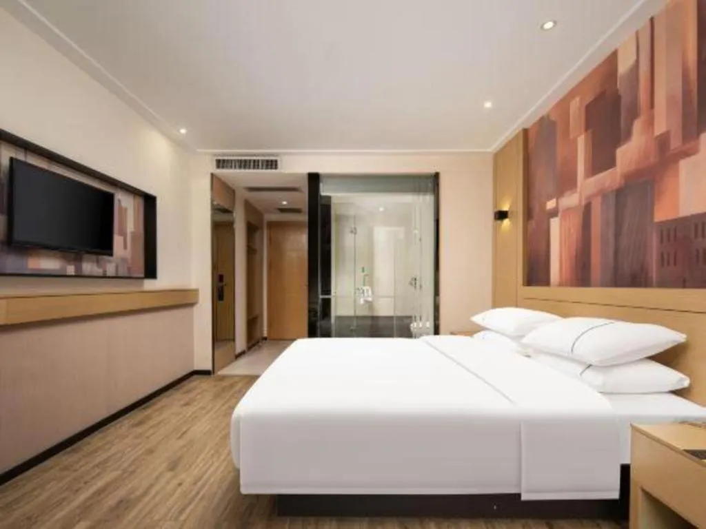 Bed in City Comfort Inn Wuhan Baibuting