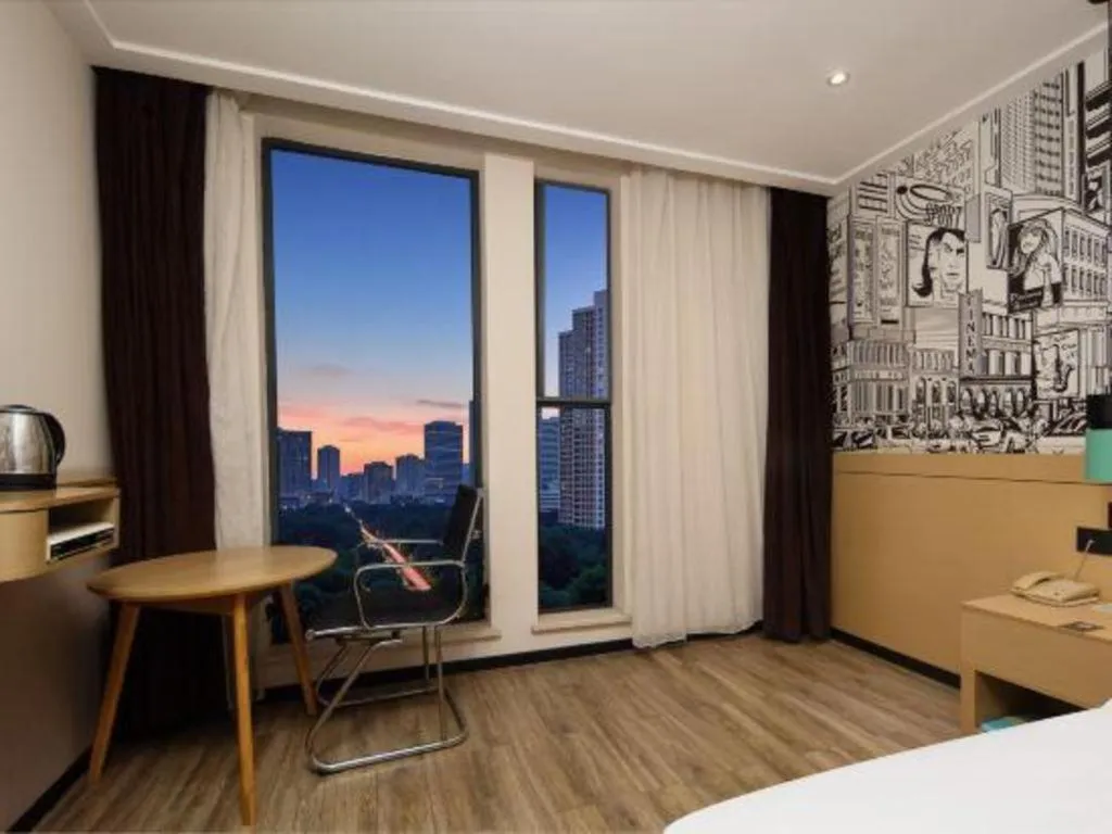 Bed in City Comfort Inn Wuhan Baibuting