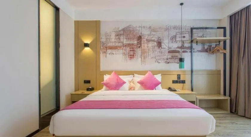 Bed in City Comfort Inn Wuhan Baibuting