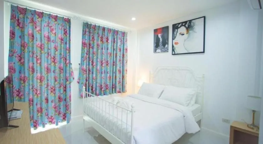 Bed in The Prince Hotel