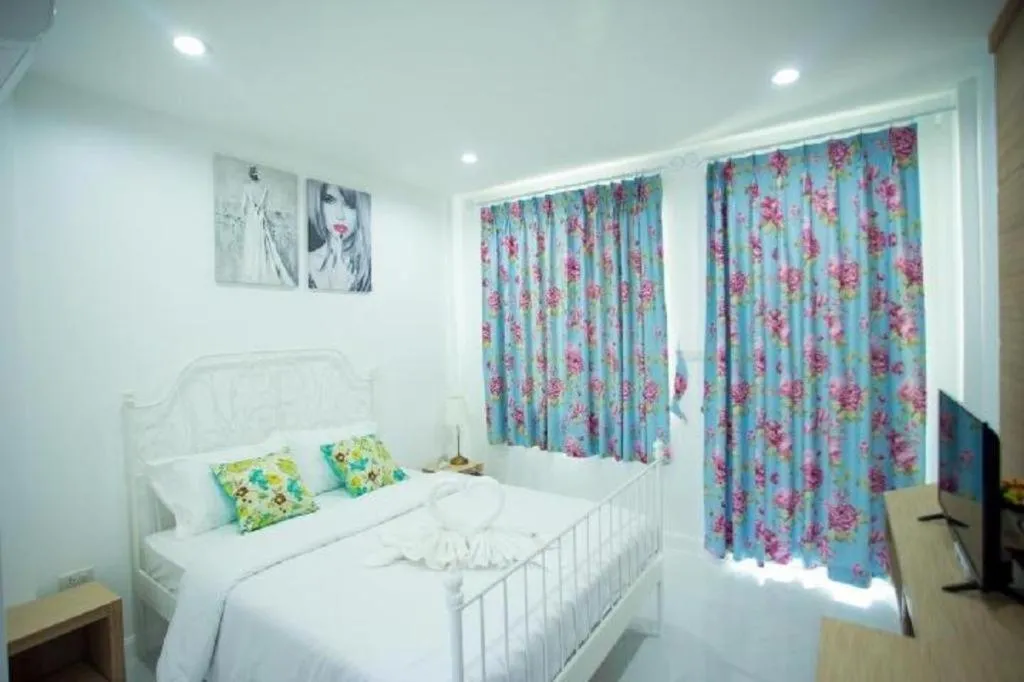 Bed in The Prince Hotel