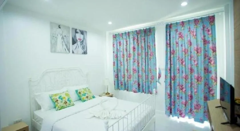 Bed in The Prince Hotel