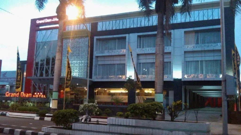 Grand Dian Hotel Slawi