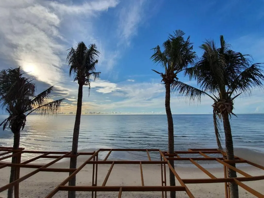 Eco Cozy Beachfront Resort Chaam