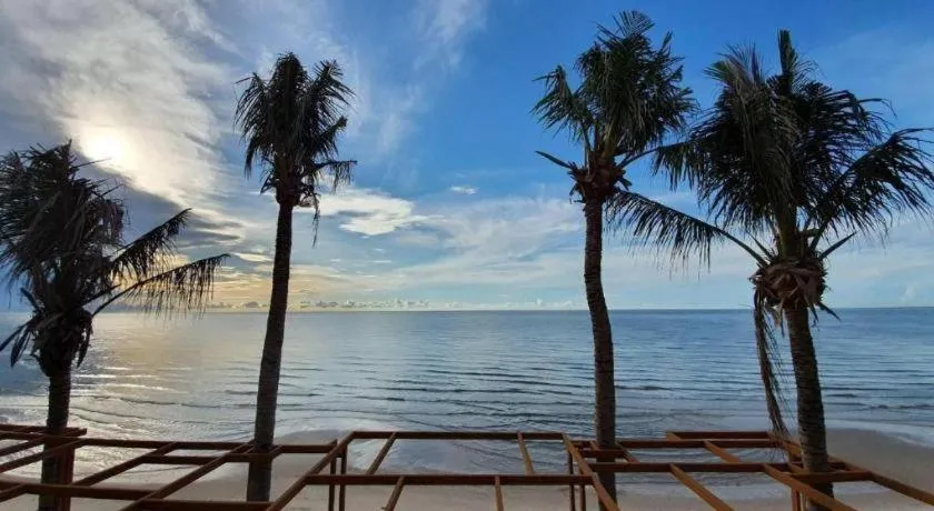 Eco Cozy Beachfront Resort Chaam