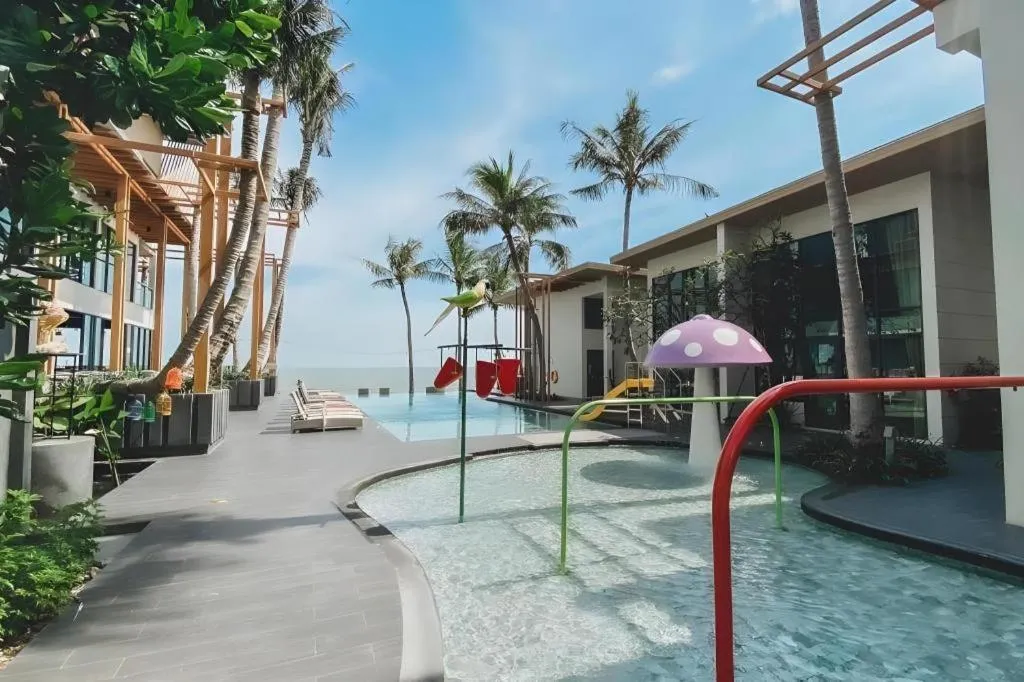 Eco Cozy Beachfront Resort Chaam