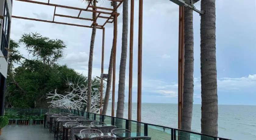 Eco Cozy Beachfront Resort Chaam