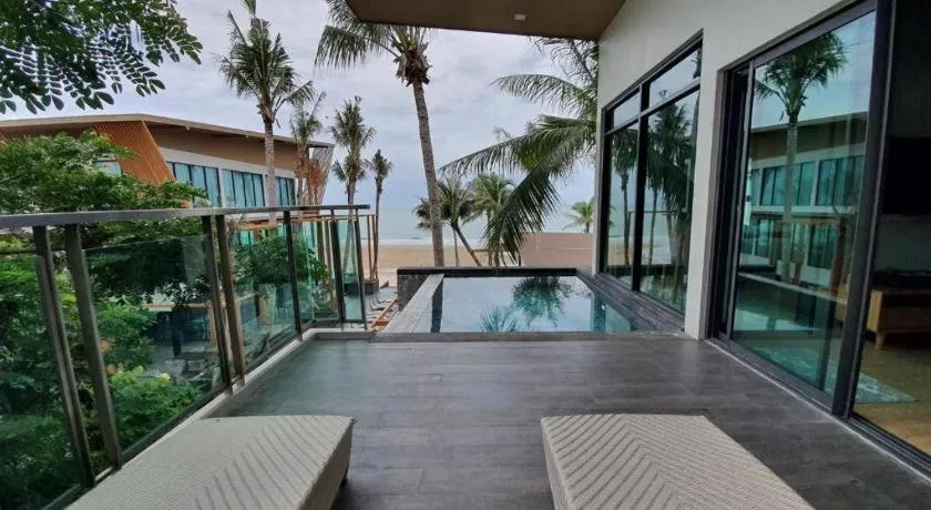 Eco Cozy Beachfront Resort Chaam