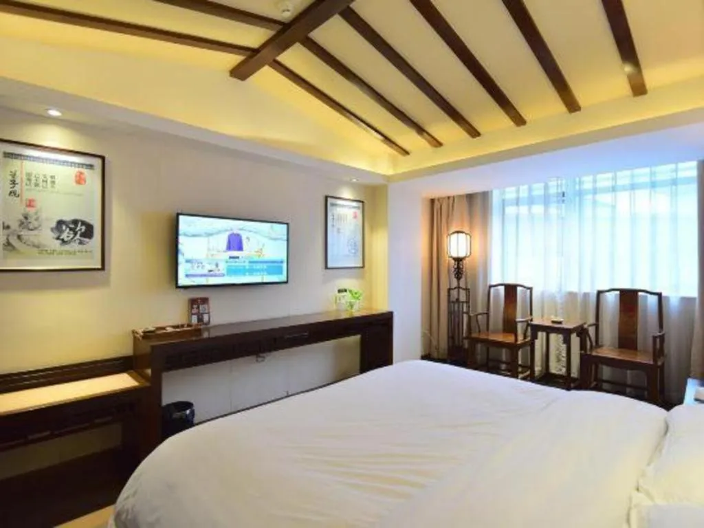 Bed in Oriental Hotel