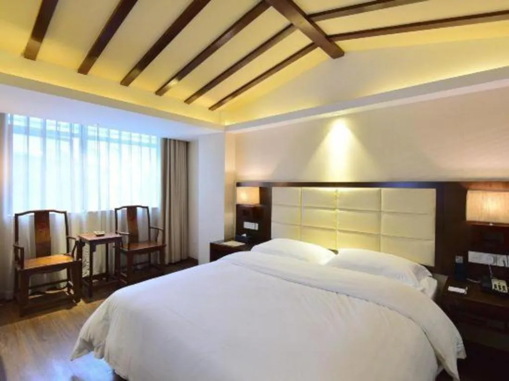 Bed in Oriental Hotel