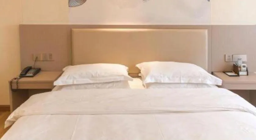 Bed in Oriental Hotel