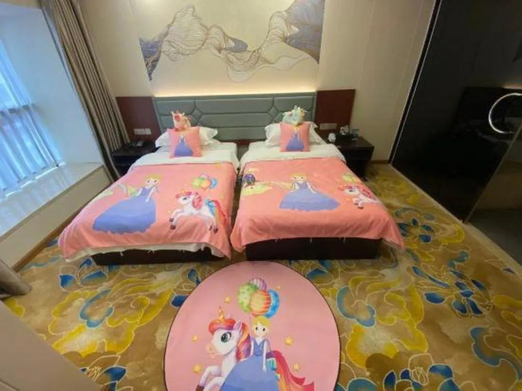 Bed in Oriental Hotel