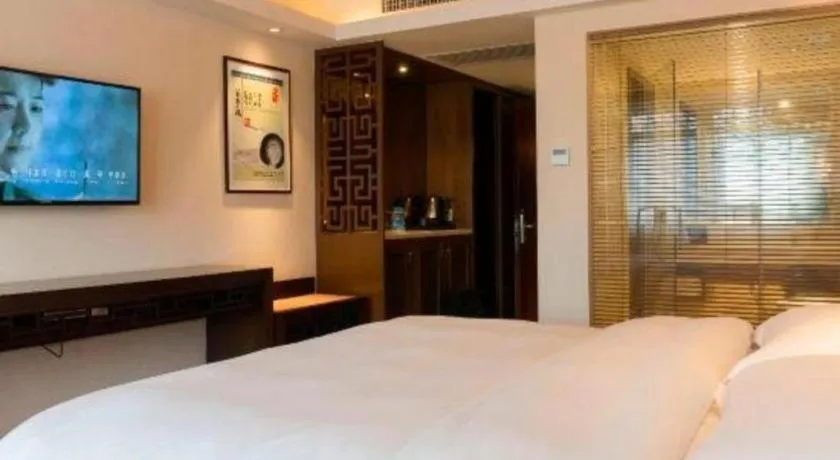 Bed in Oriental Hotel