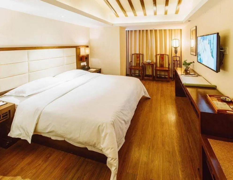 Bed in Oriental Hotel