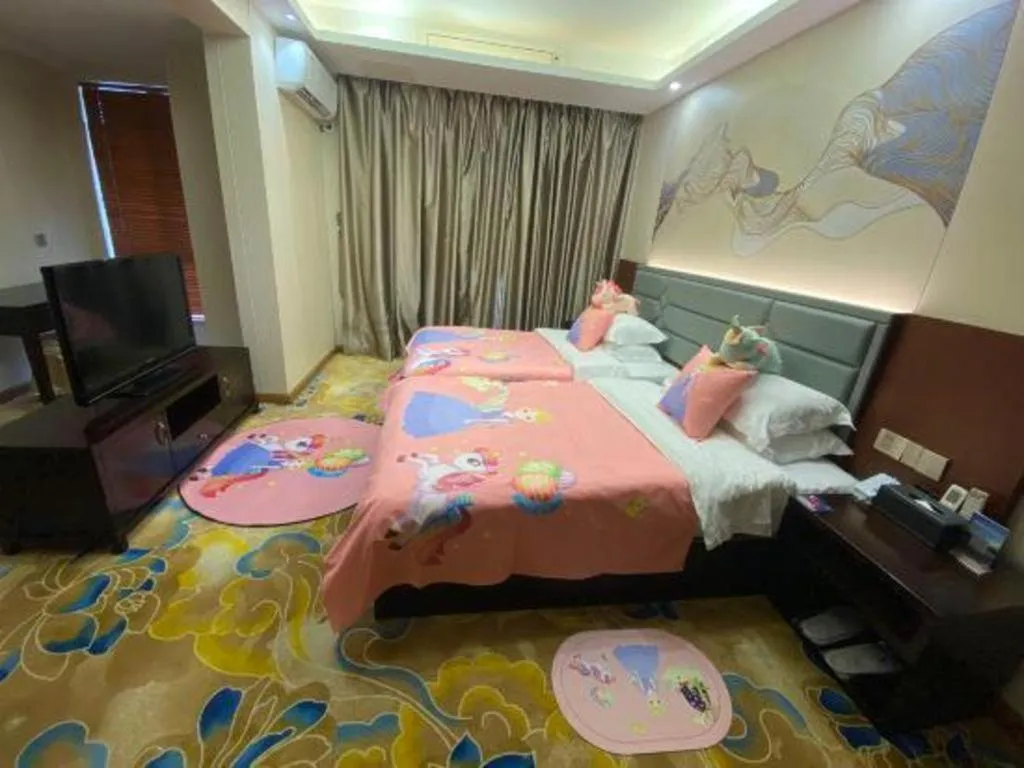 Bed in Oriental Hotel