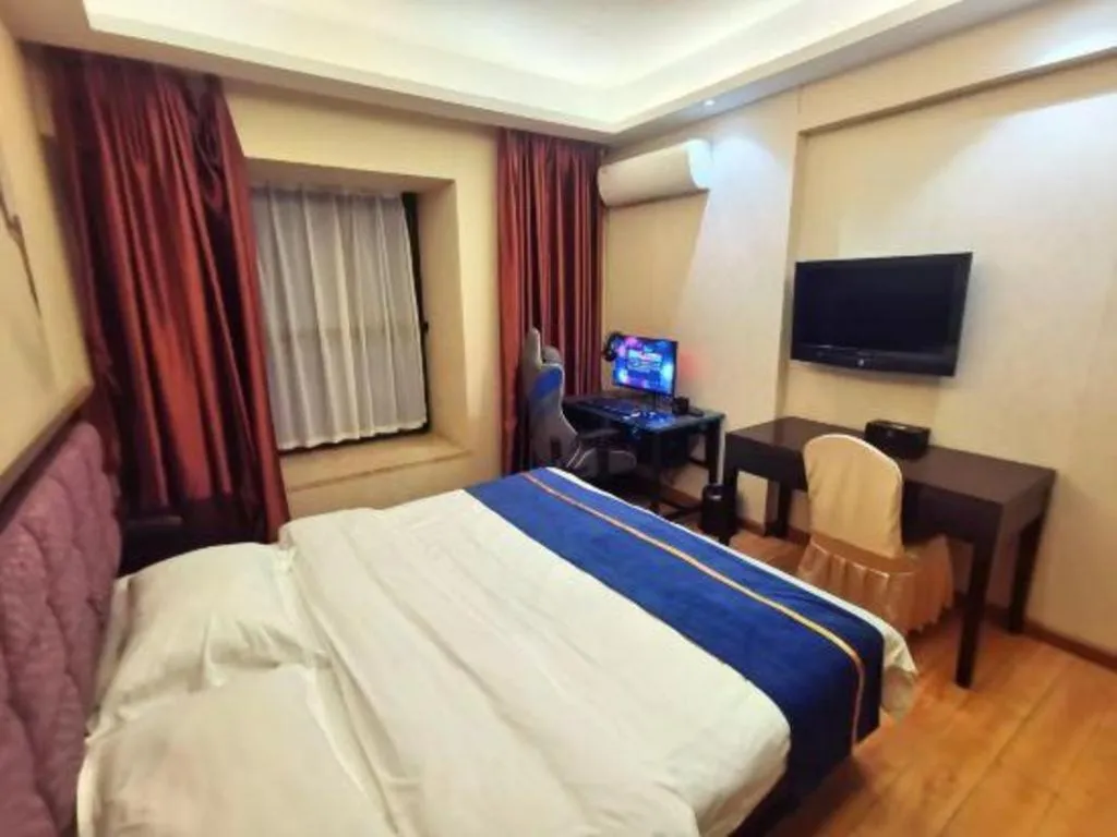 Bed in Oriental Hotel