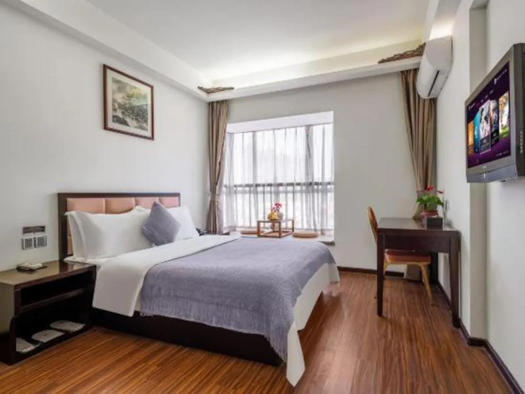 Bed in Oriental Hotel