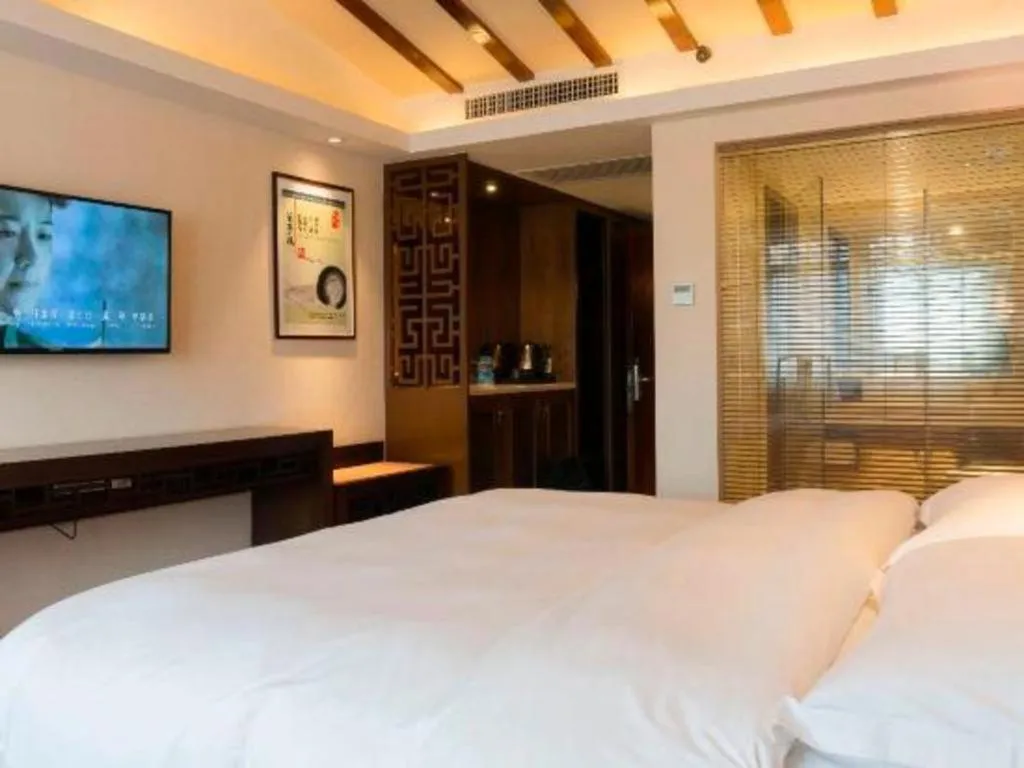 Bed in Oriental Hotel