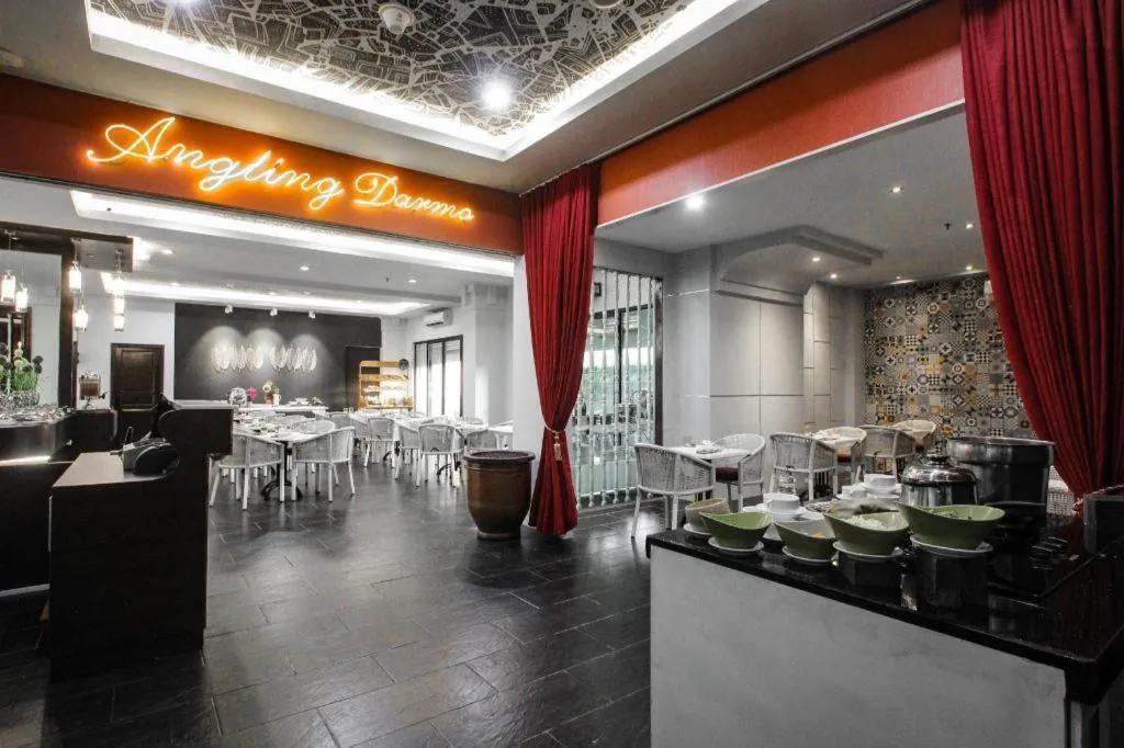 Grand Darmo Suite by AMITHYA