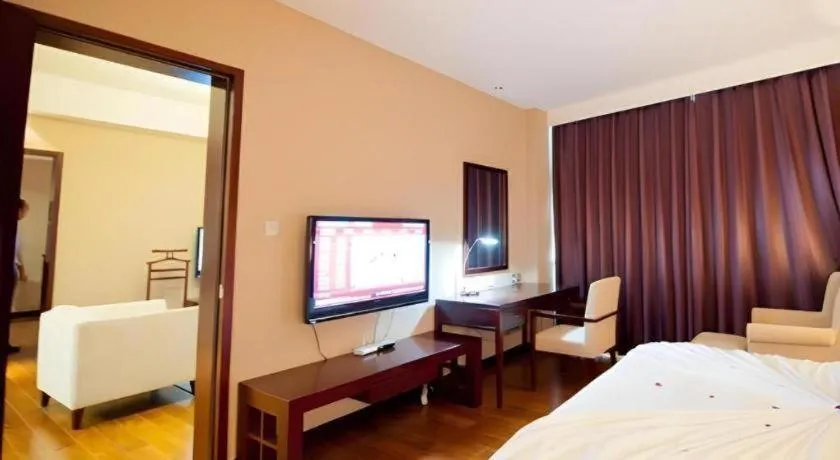 Bed in Kunming Wenhui Hotel