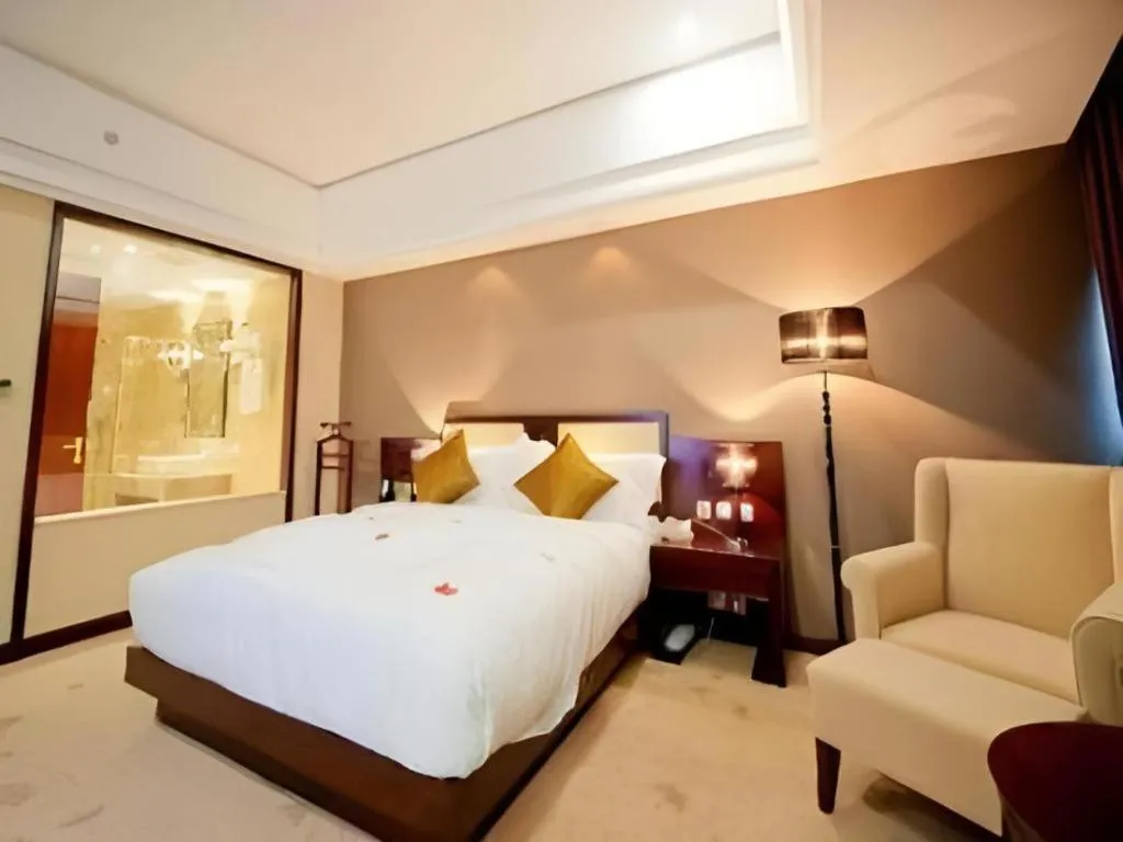 Bed in Kunming Wenhui Hotel