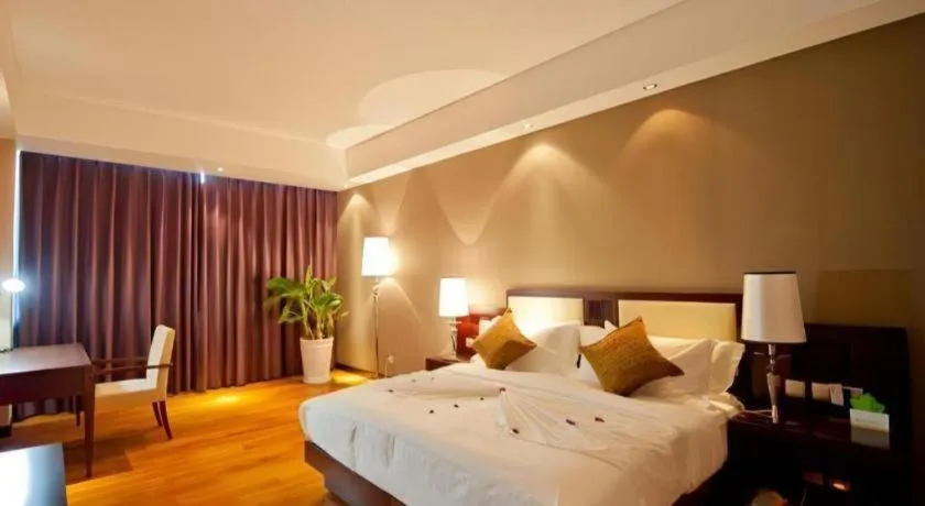 Bed in Kunming Wenhui Hotel