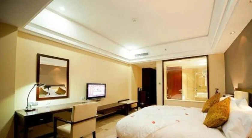 Bed in Kunming Wenhui Hotel