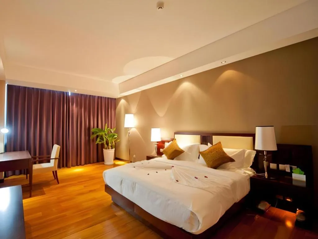 Bed in Kunming Wenhui Hotel