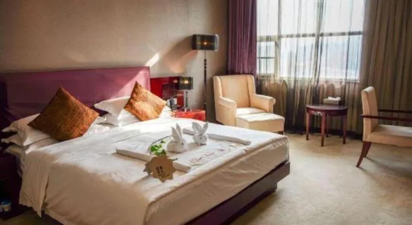 Bed in Kunming Wenhui Hotel