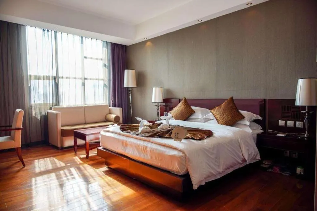 Bed in Kunming Wenhui Hotel