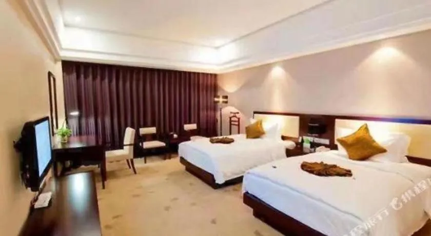 Bed in Kunming Wenhui Hotel