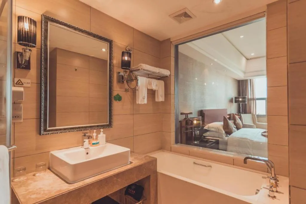 Bed in Kunming Wenhui Hotel