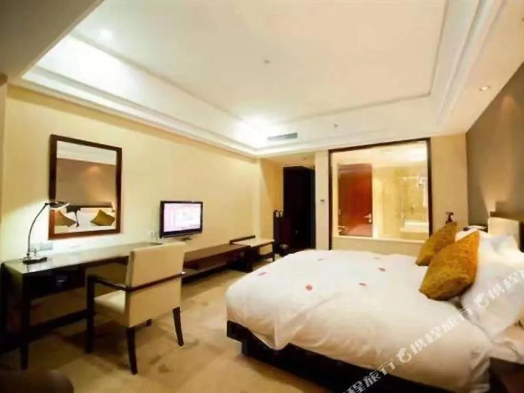 Bed in Kunming Wenhui Hotel