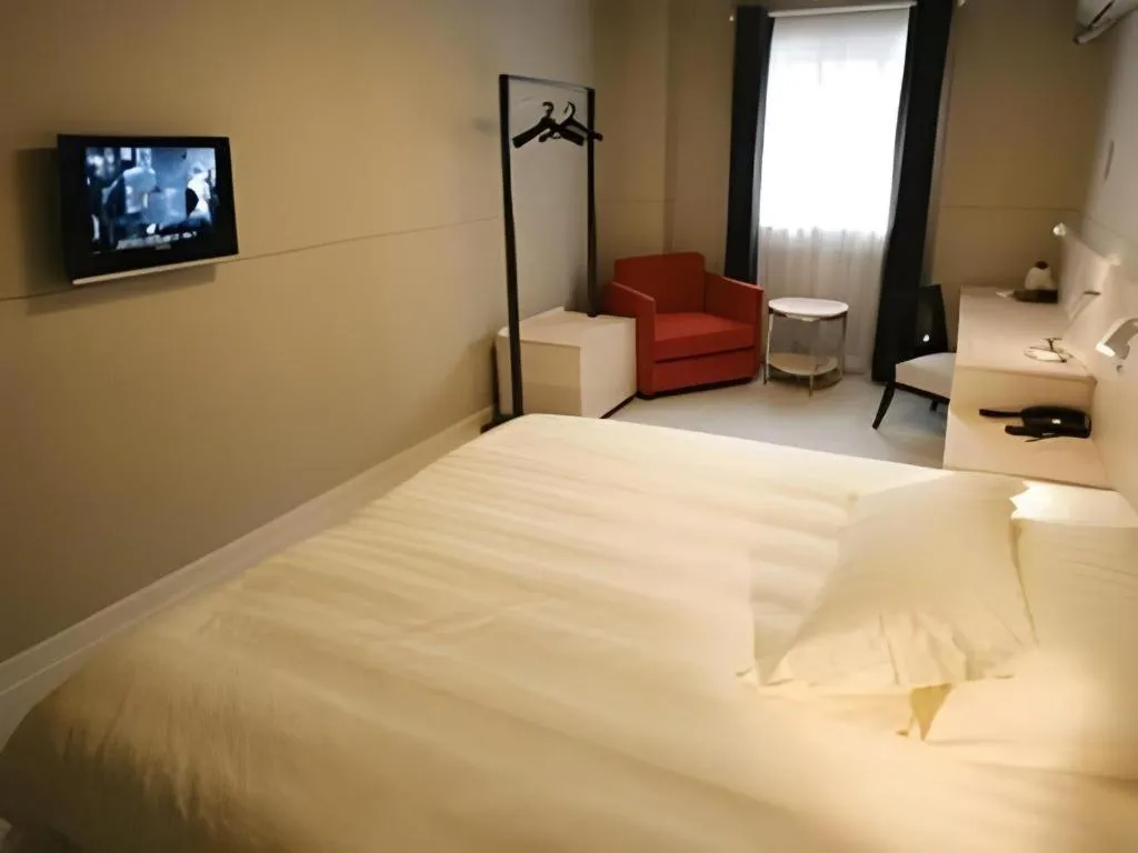 Bed in Jinjiang Inn Tianjin People's Hospital