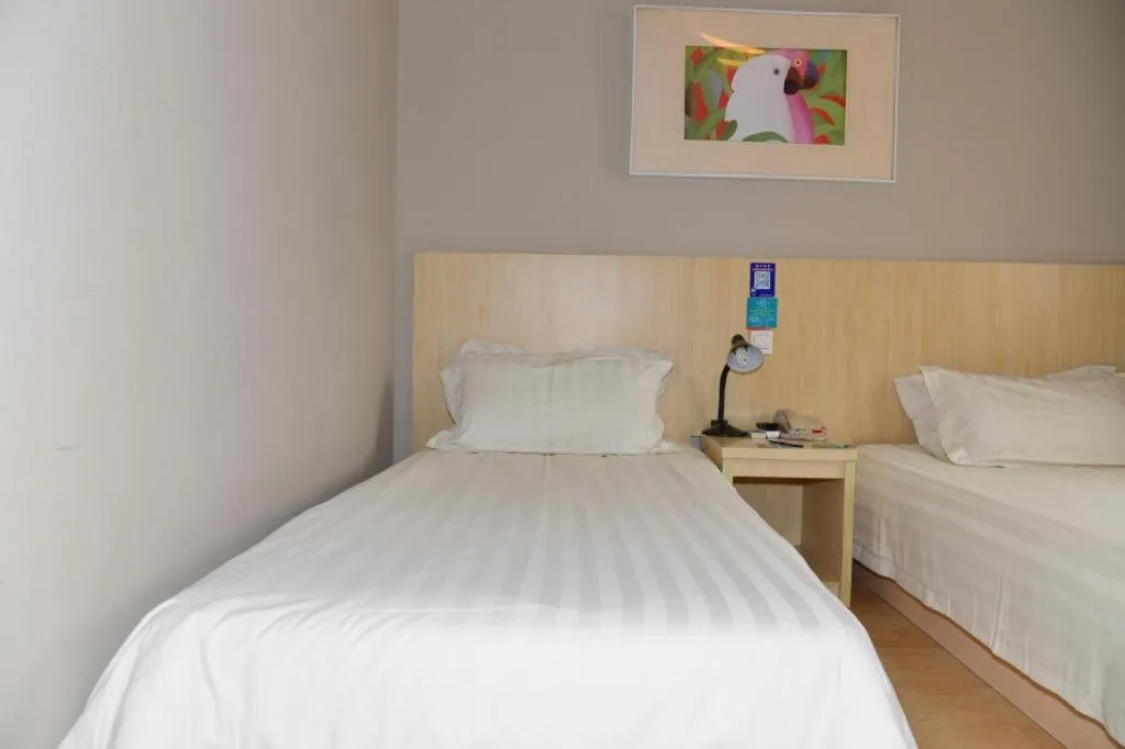 Bed in Jinjiang Inn Tianjin People's Hospital
